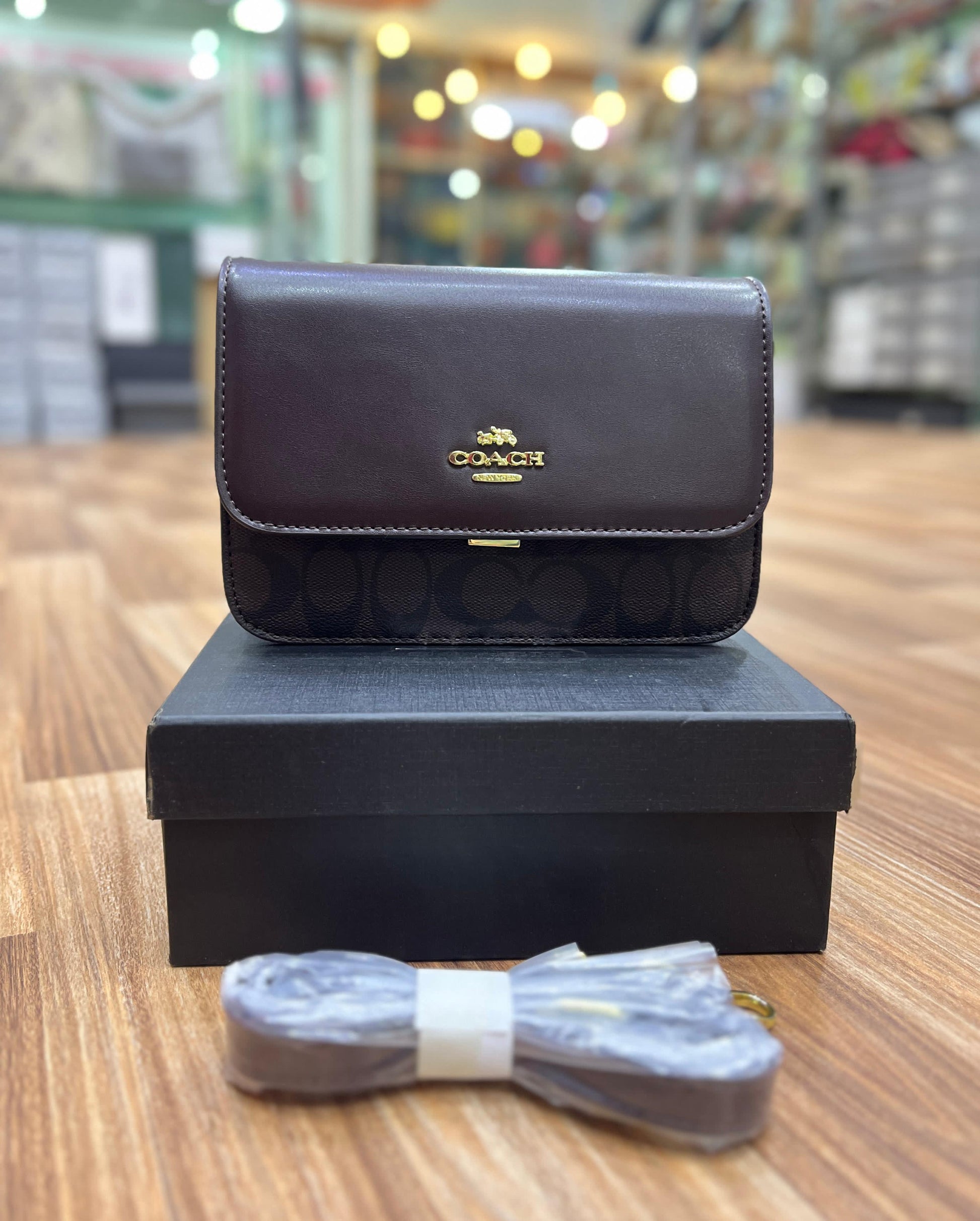 COACH BRYNN SHOULDER BAG IN SIGNATURE CANVAS
