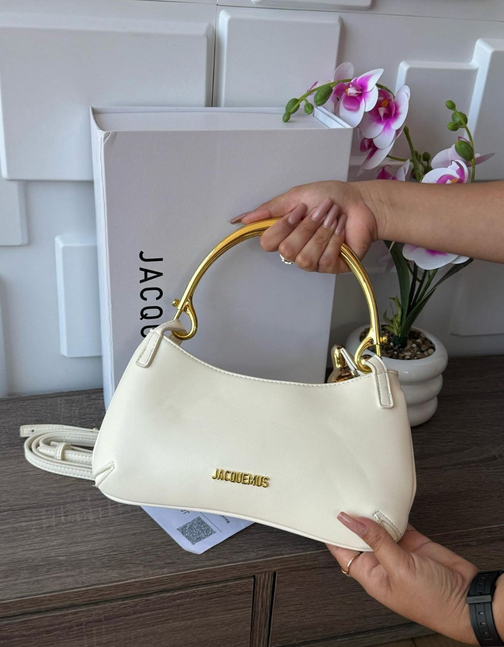 JACQUEMUS Le Bisou Mousqueton Bag