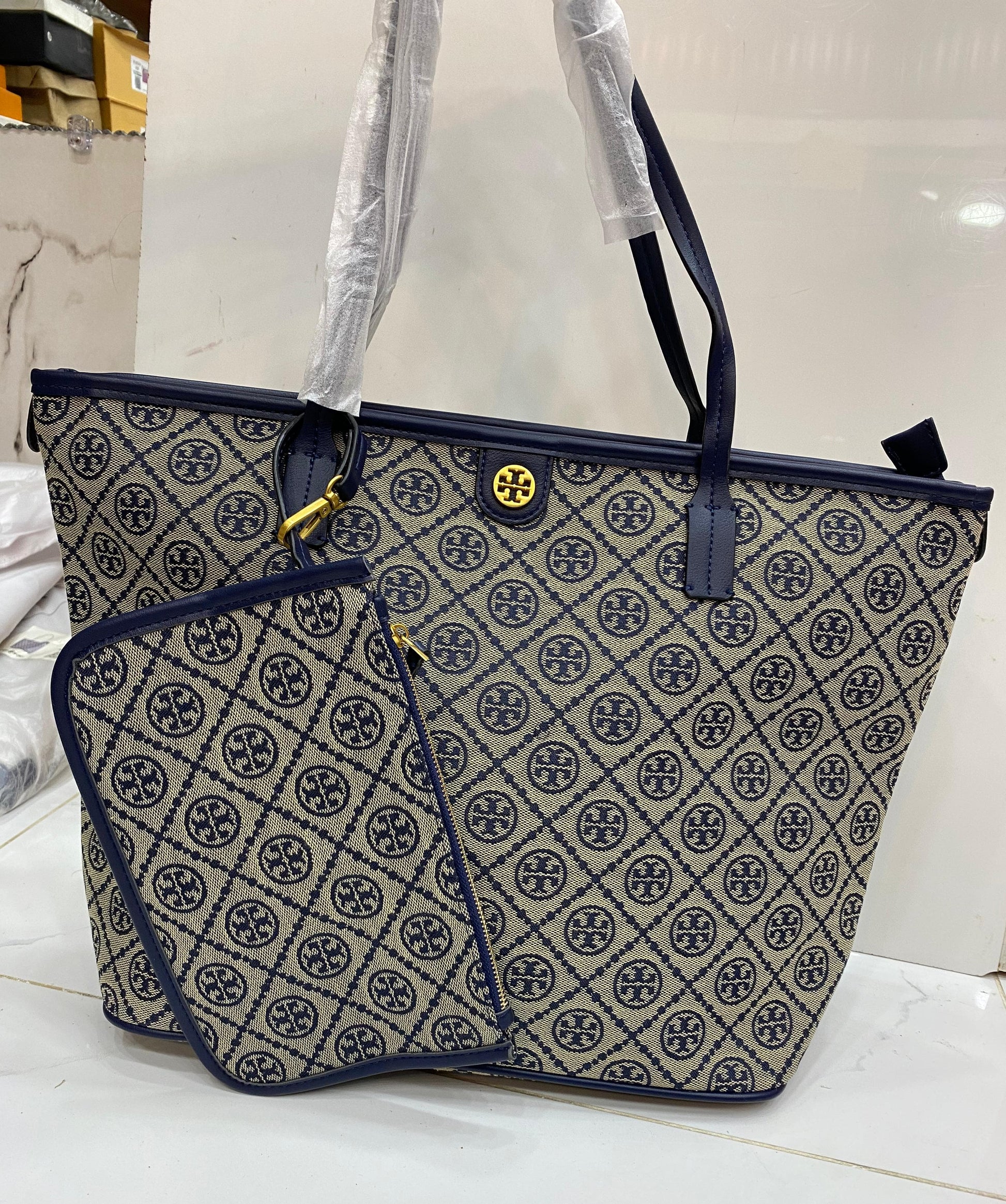 T Monogram Zip Tote Tory Navy - Stylish & Luxury Designer Tote Bag