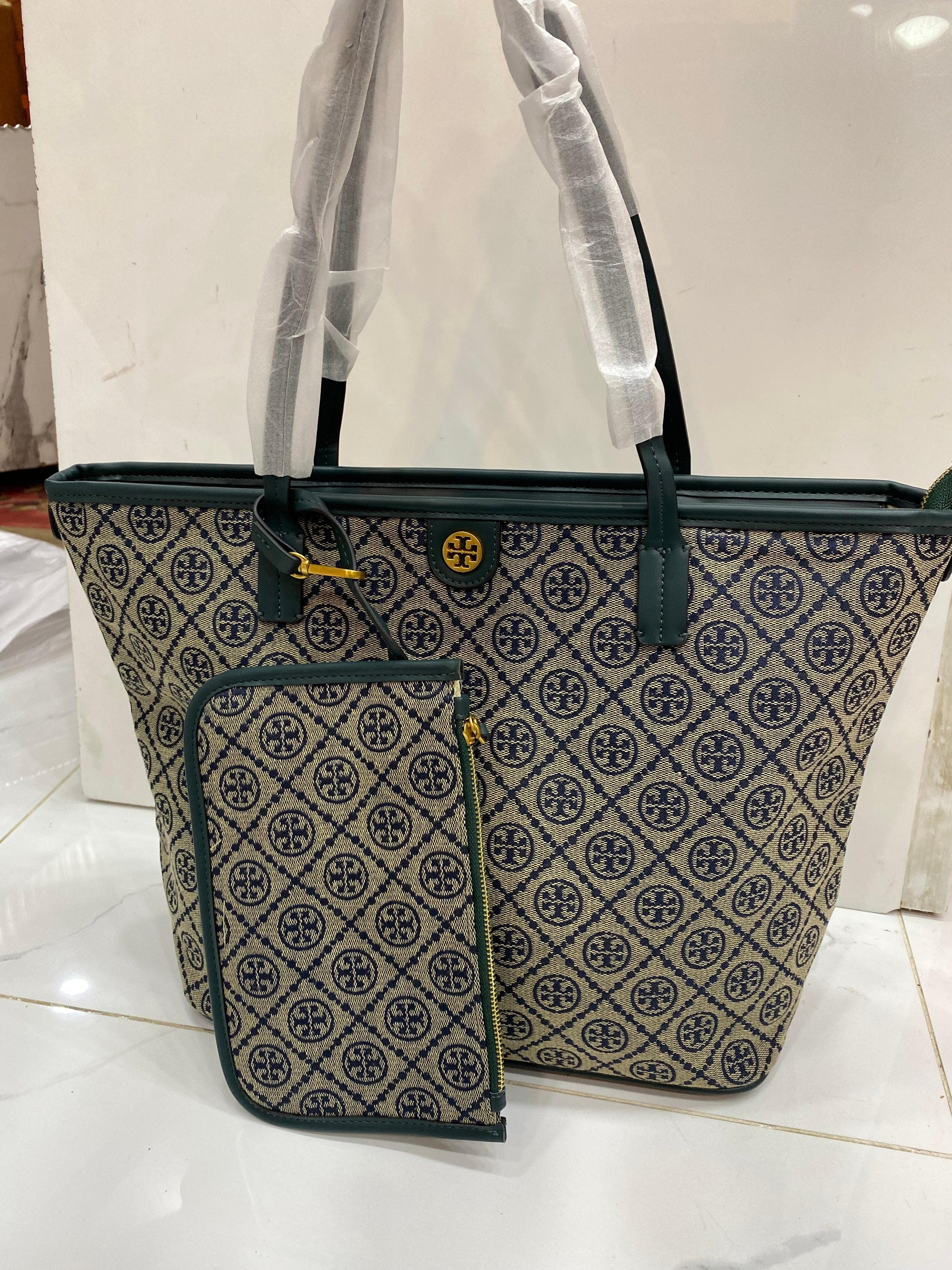 T Monogram Zip Tote Tory Navy - Stylish & Luxury Designer Tote Bag