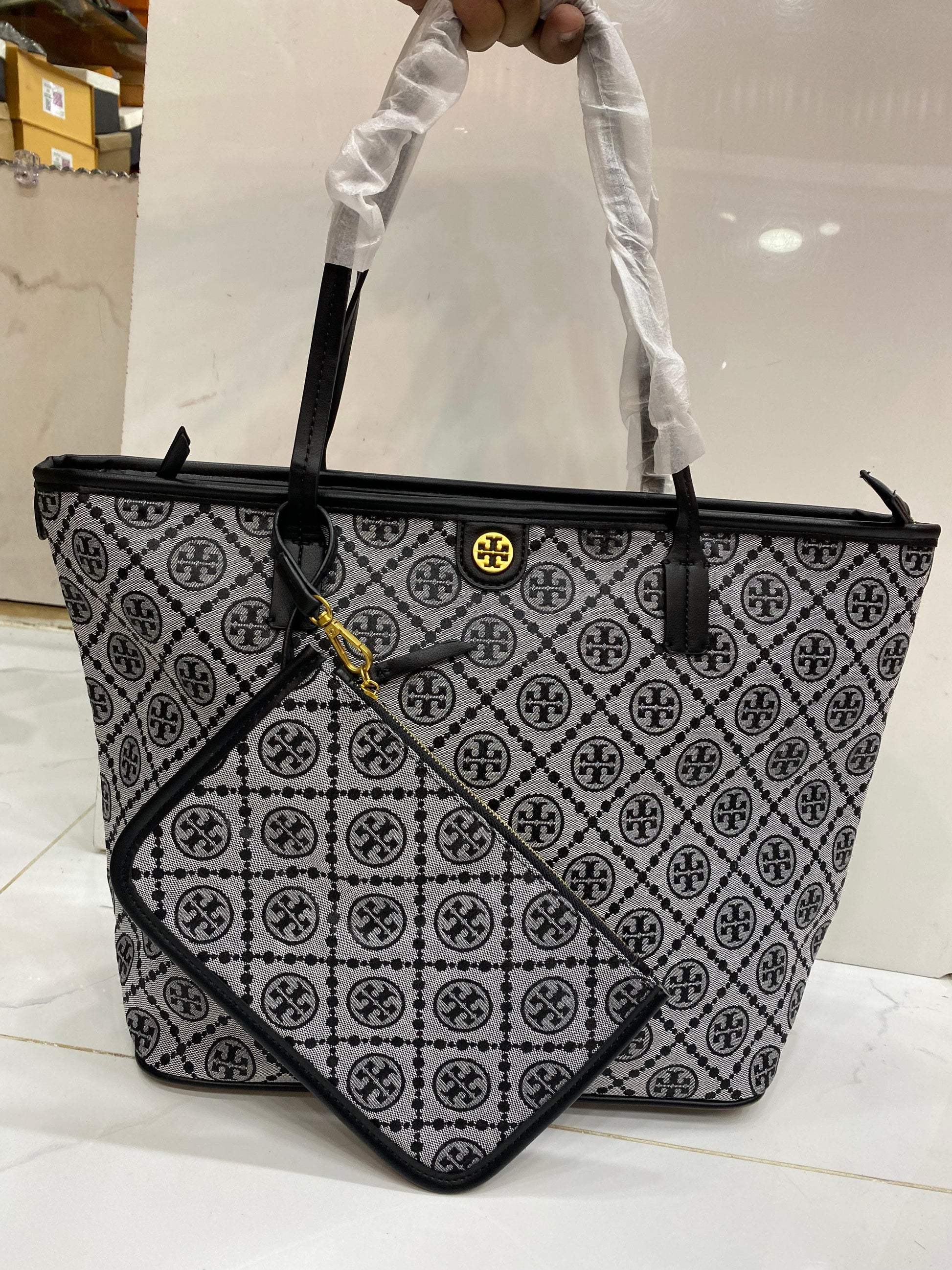 T Monogram Zip Tote Tory Navy - Stylish & Luxury Designer Tote Bag