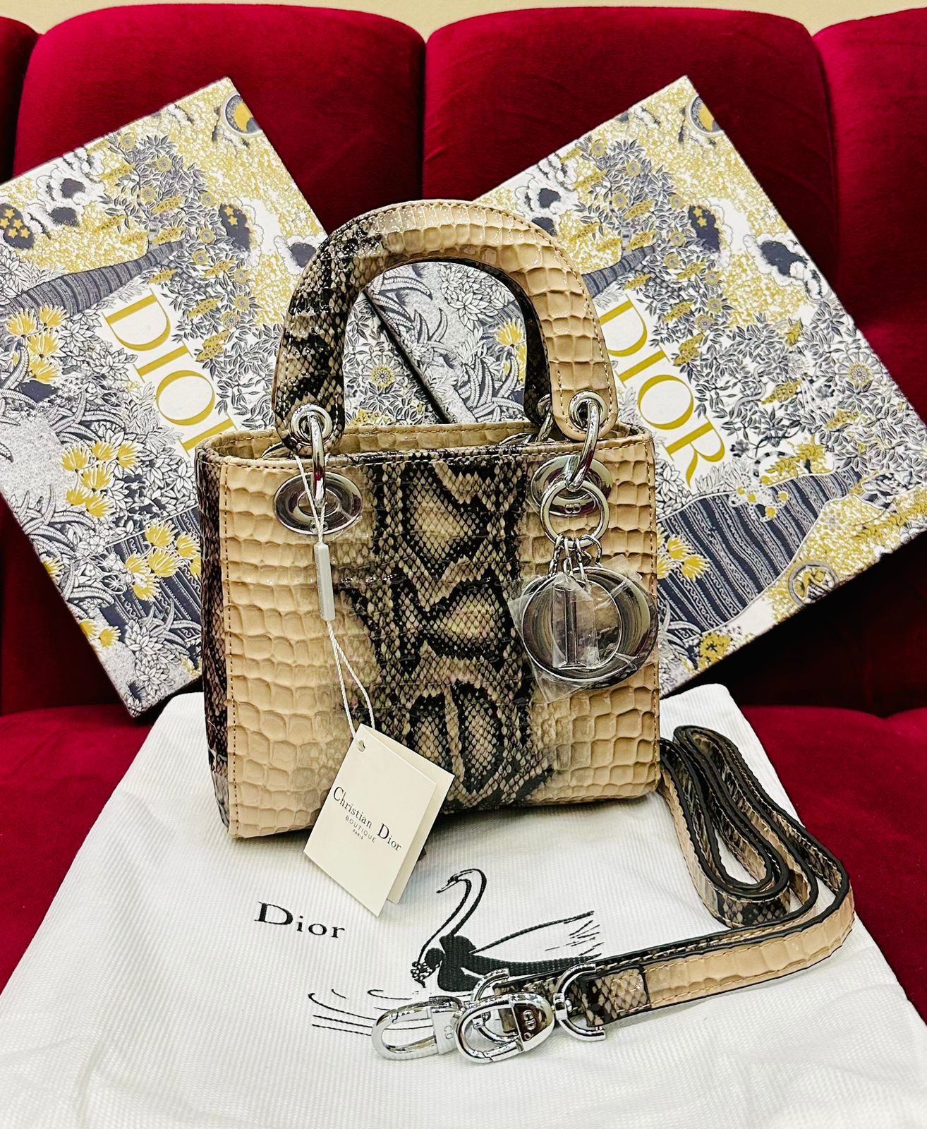 LADY DIOR