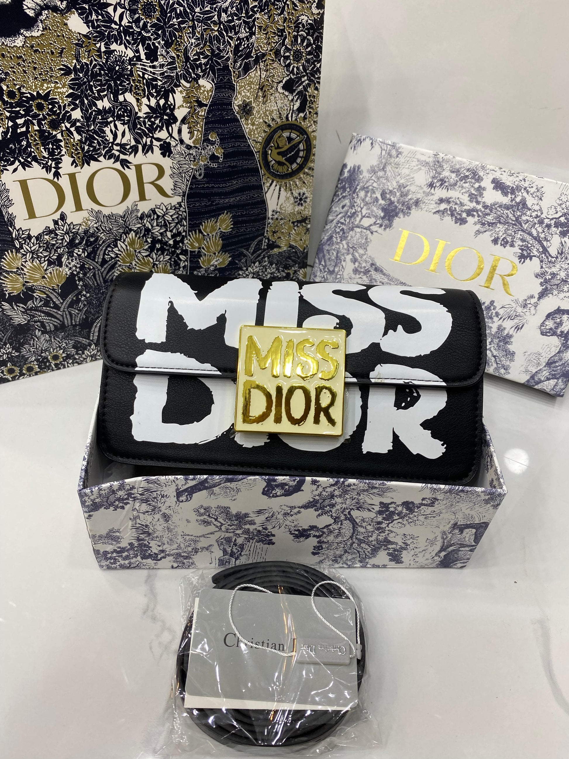 MISS DIOR