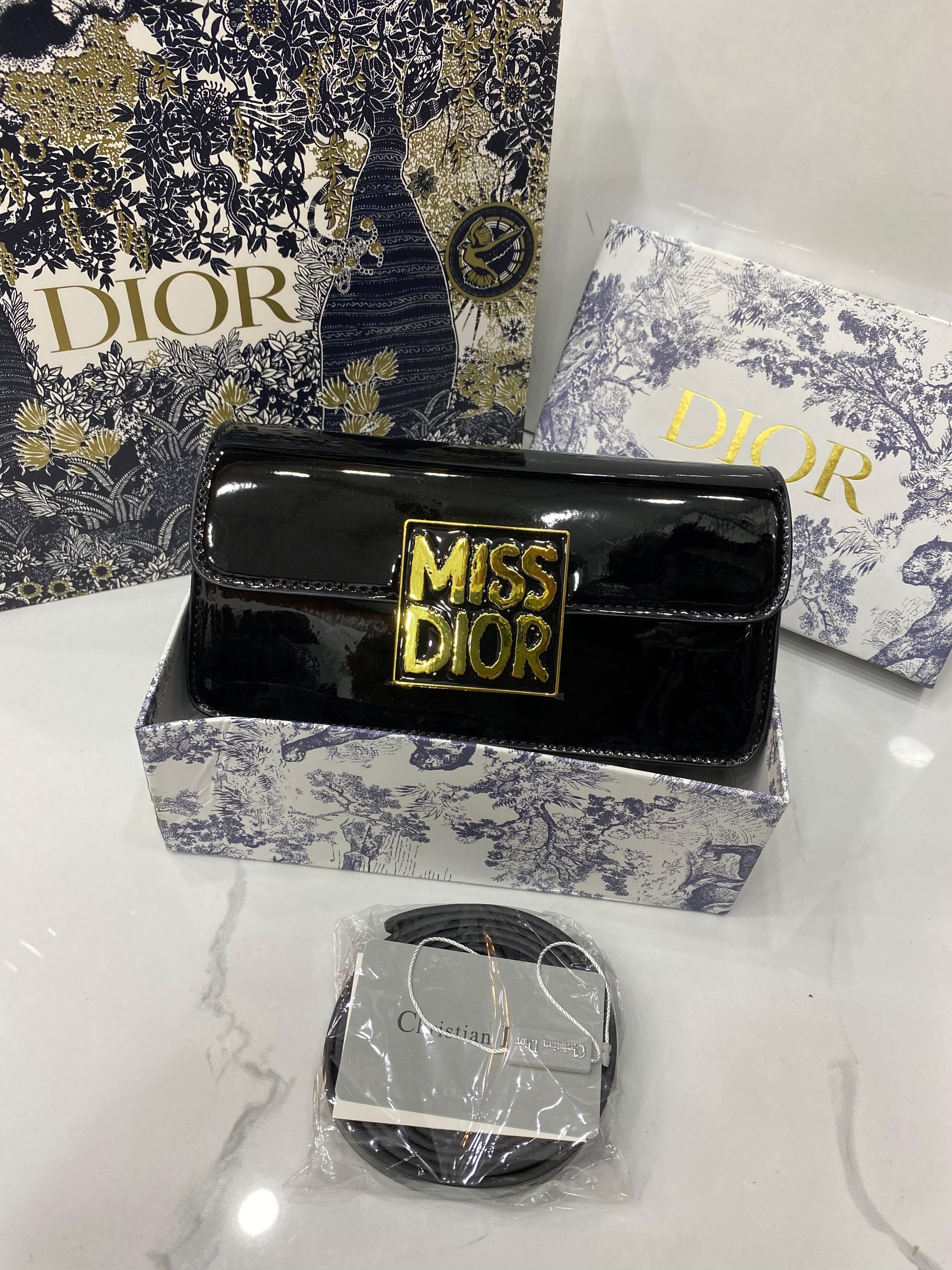 MISS DIOR