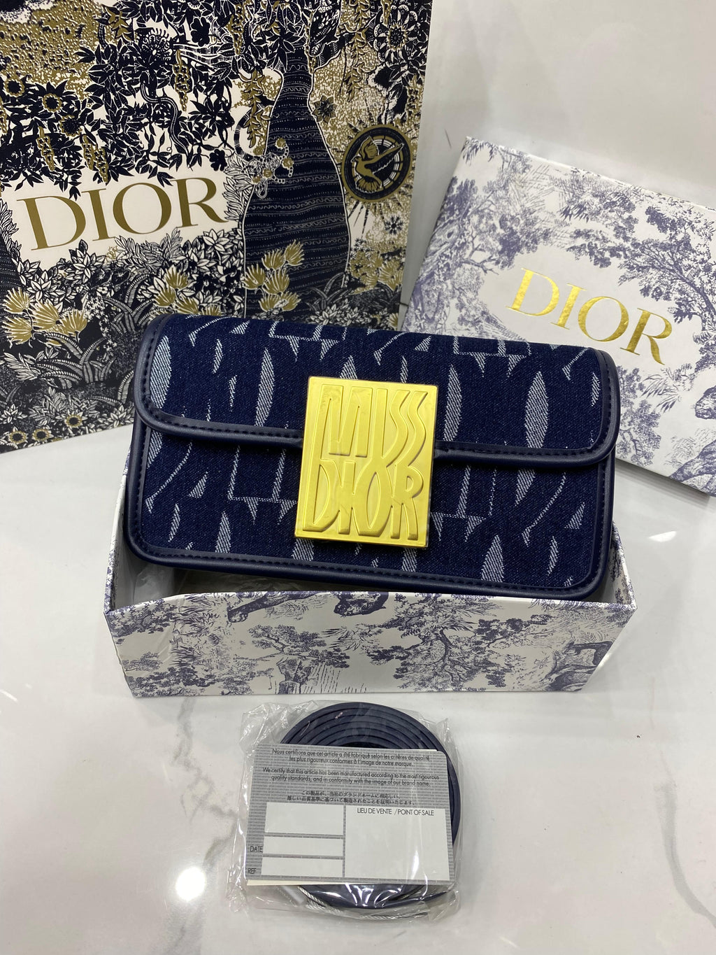 MISS DIOR