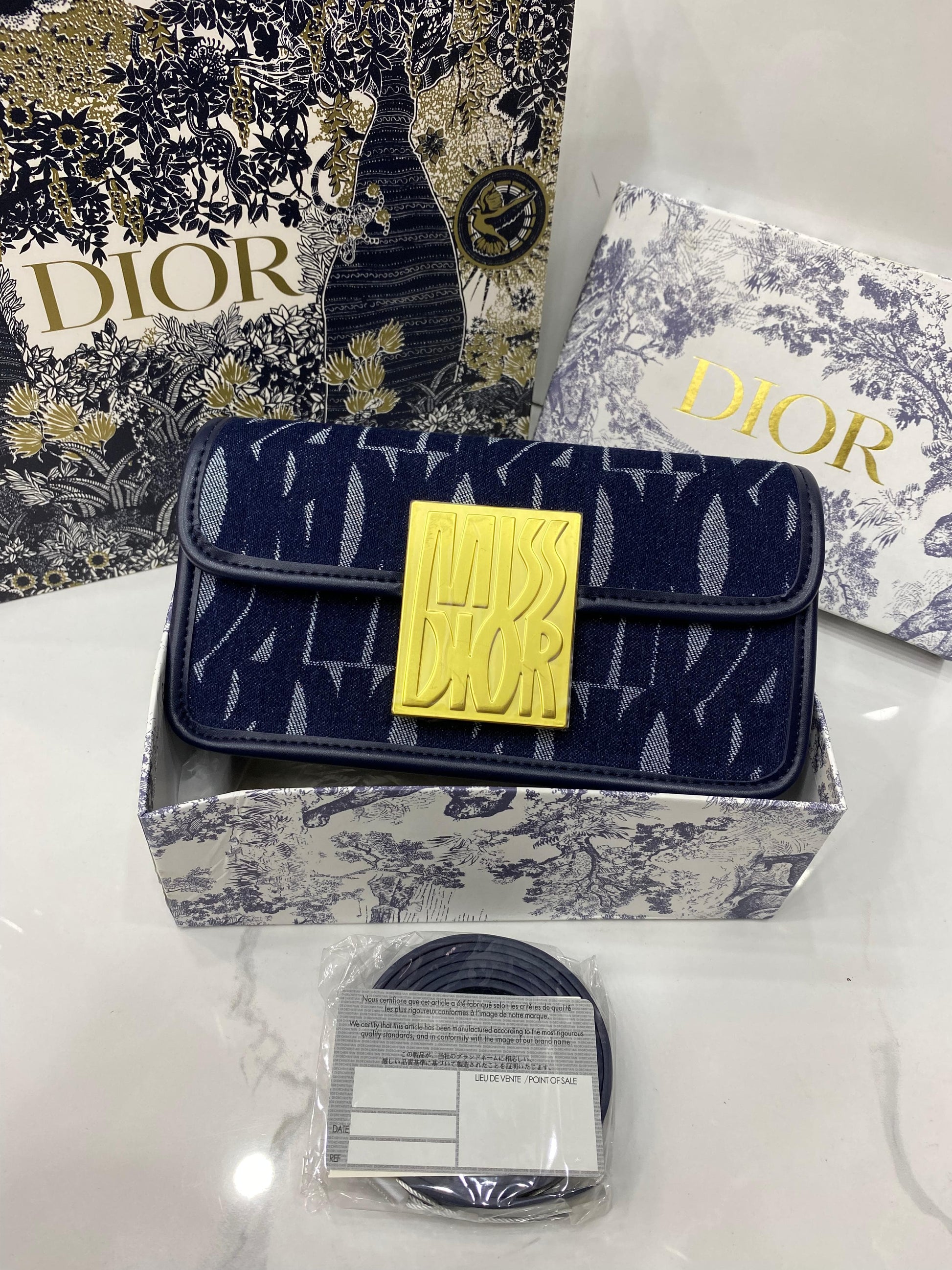 MISS DIOR