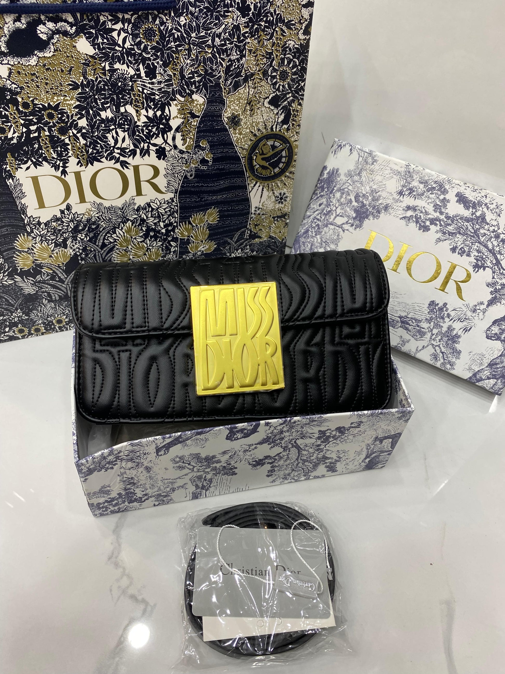 MISS DIOR