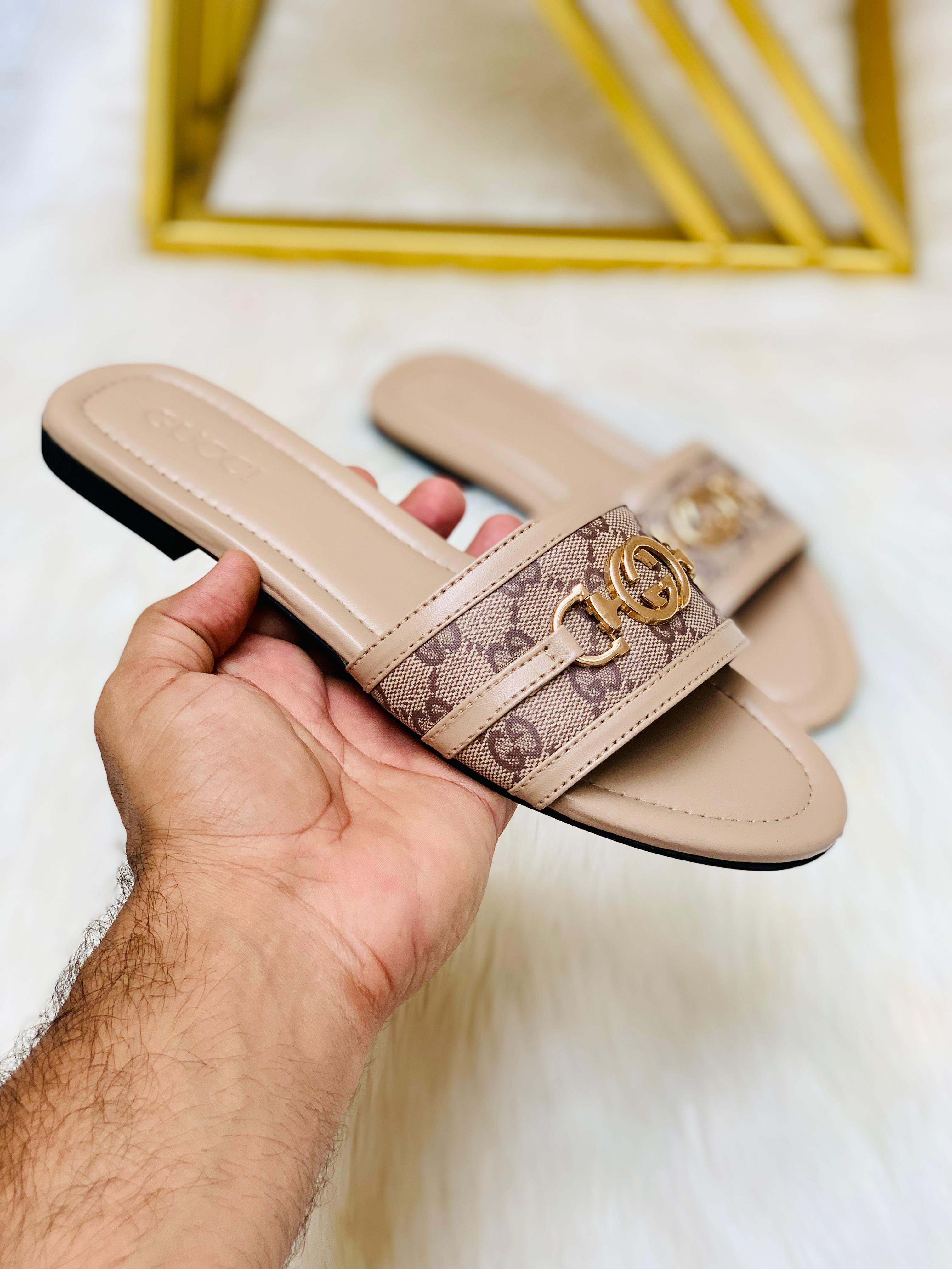 GUCCI FLAT SLIPPERS