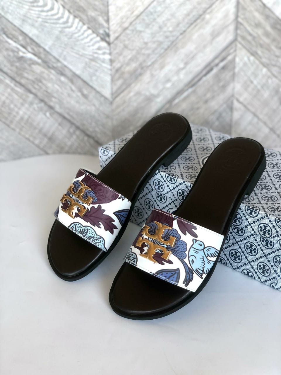 TORY-BURCH FLAT SLIPPERS