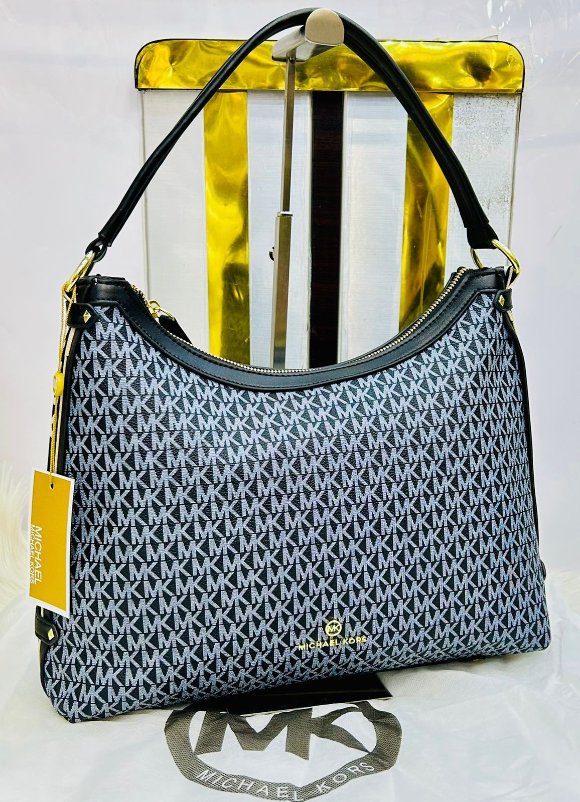 MK. MICHEAL HOBO BAG