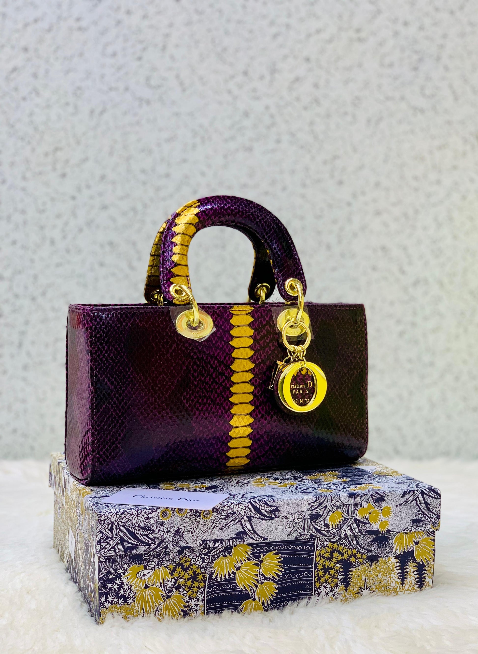 CHRISTIAN DIOR HAND BAG