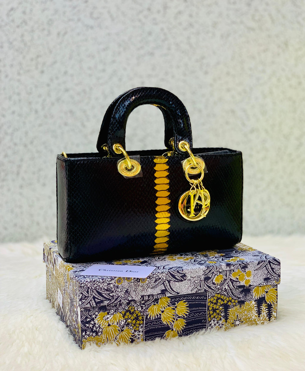 CHRISTIAN DIOR HAND BAG