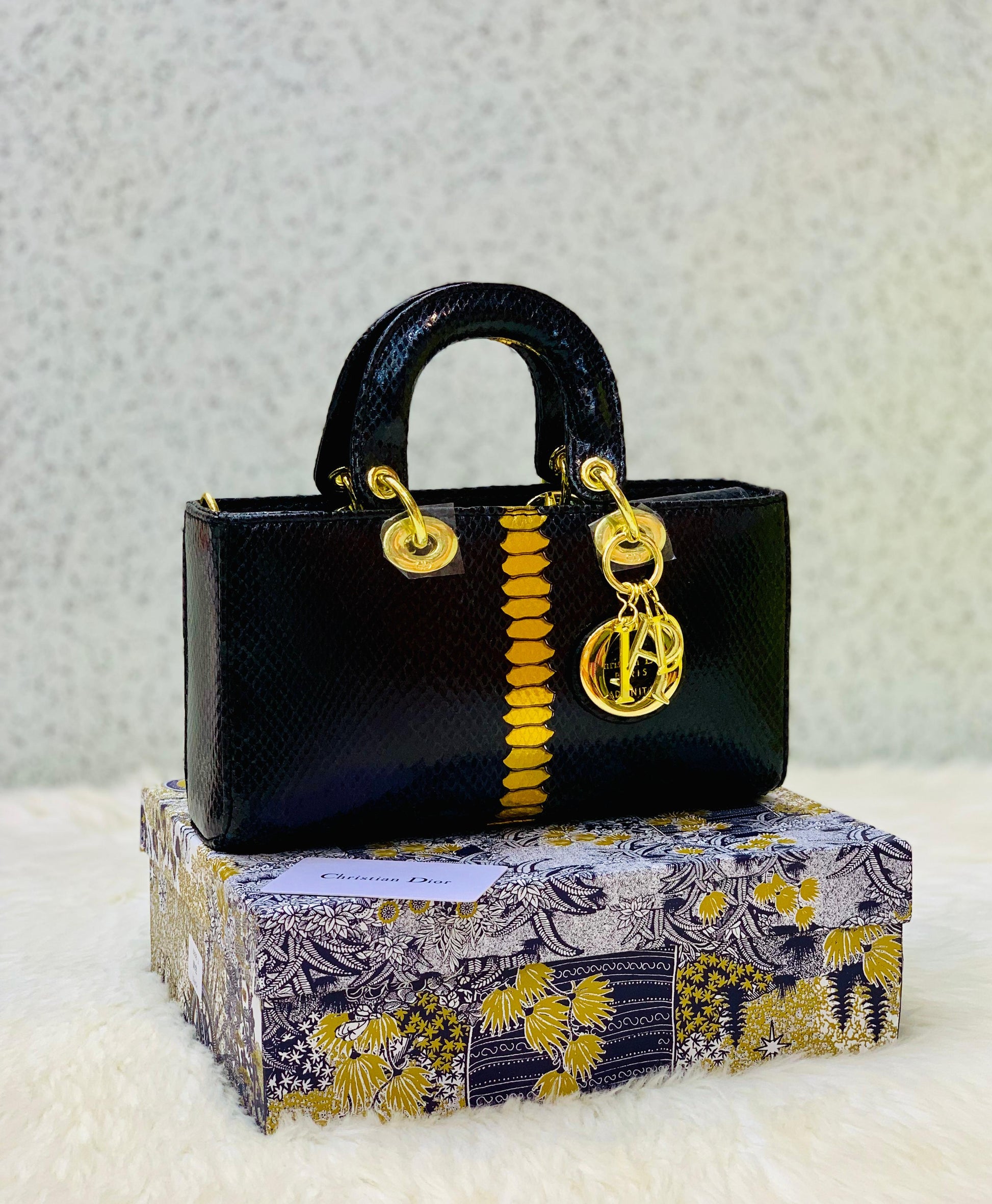 CHRISTIAN DIOR HAND BAG