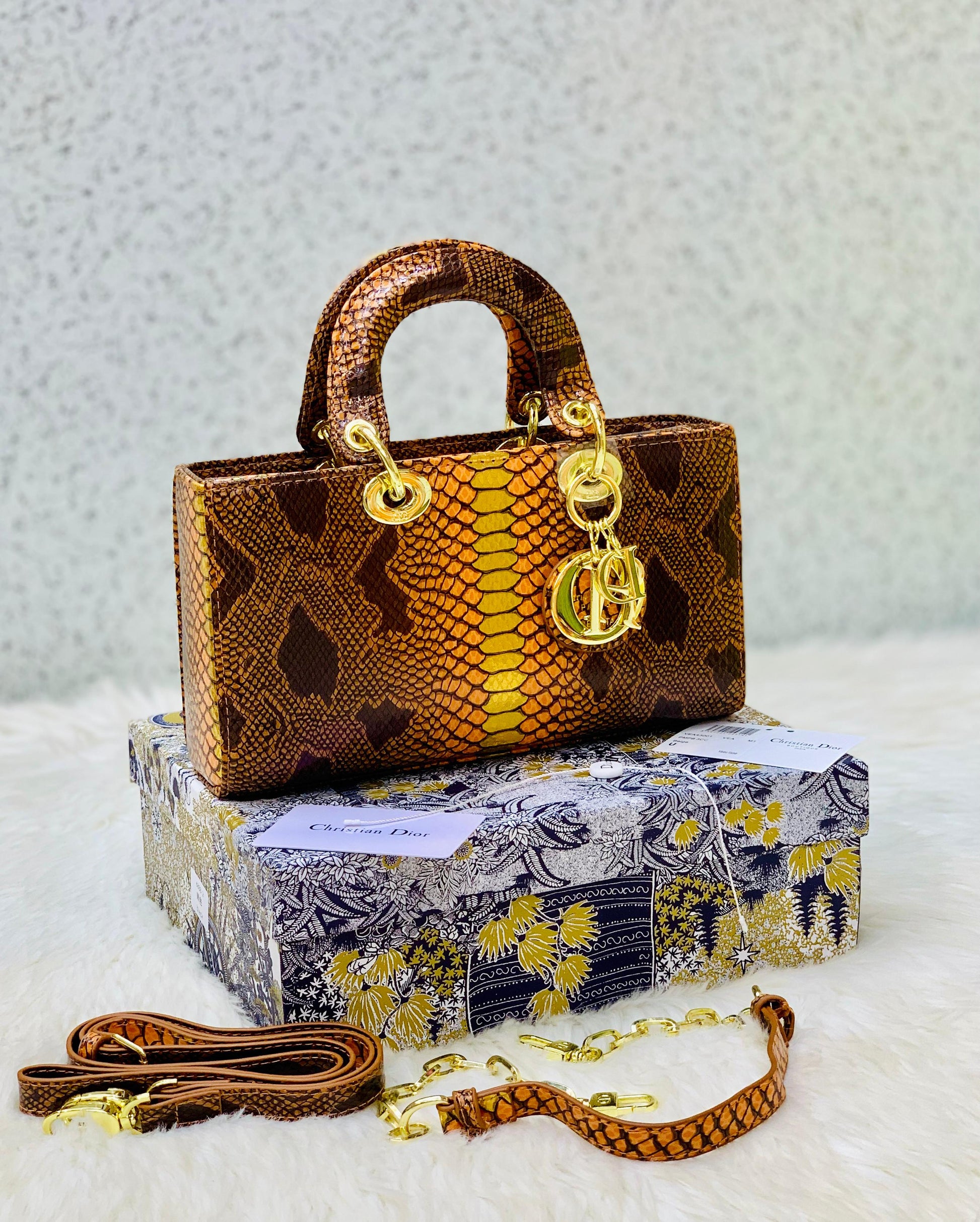 CHRISTIAN DIOR HAND BAG
