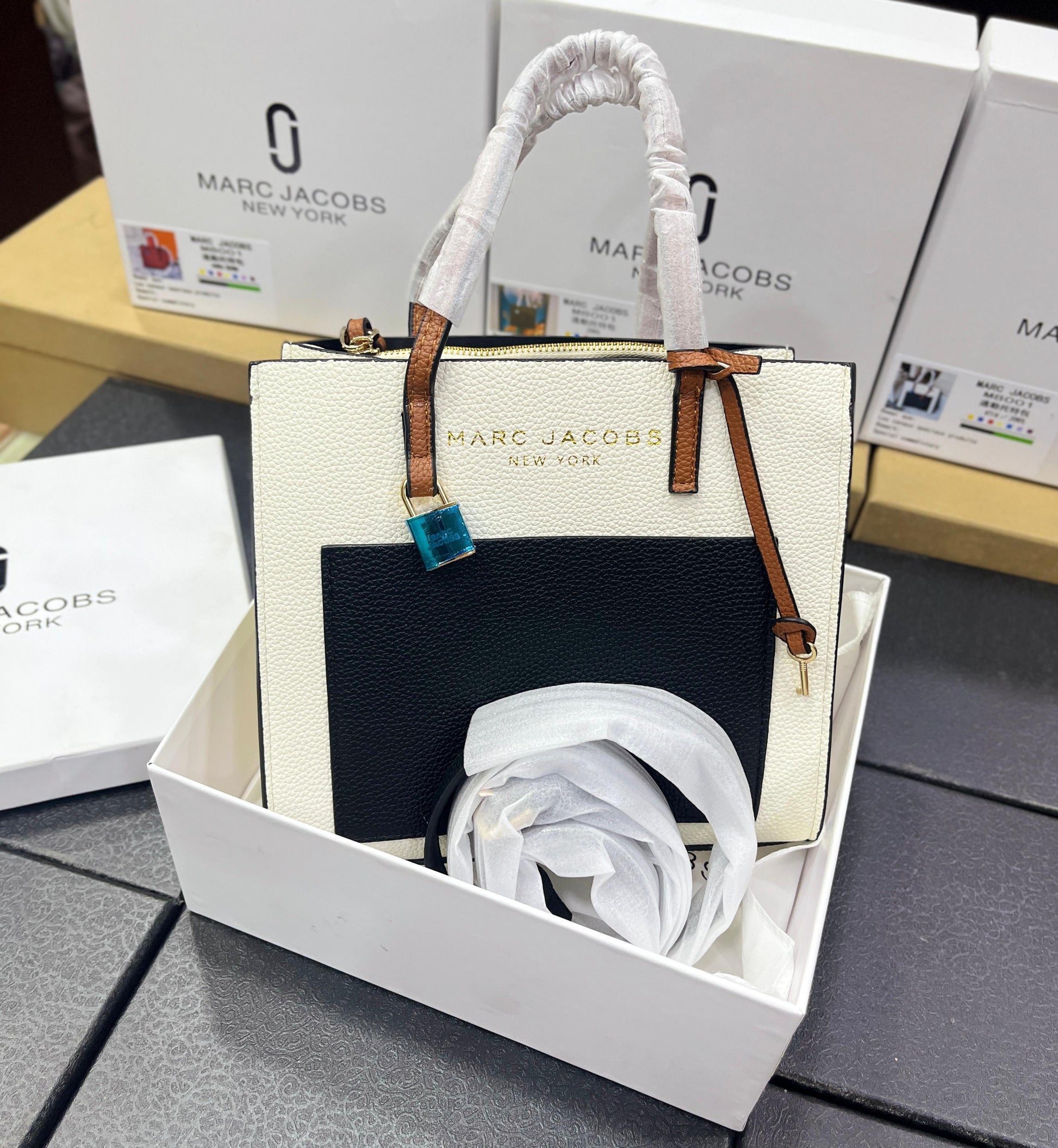 MARC JACOBS Mini Grind Leather Tote Bag