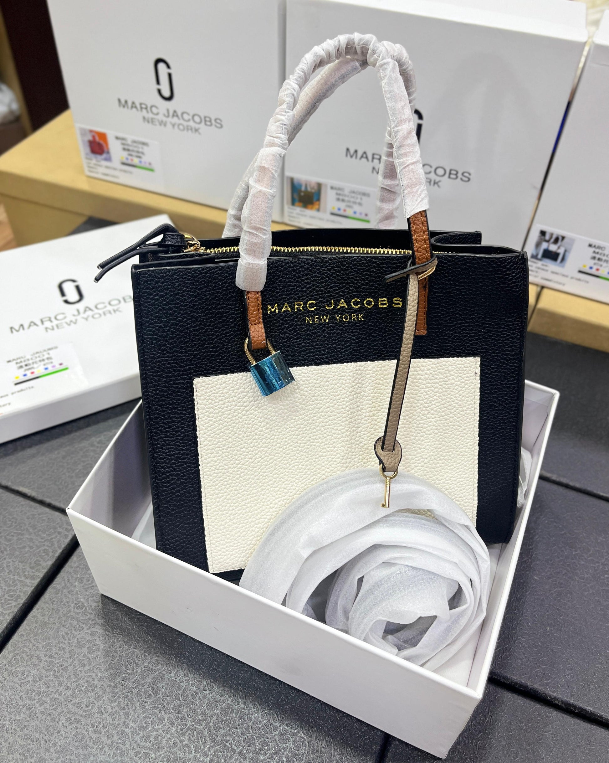 MARC JACOBS Mini Grind Leather Tote Bag
