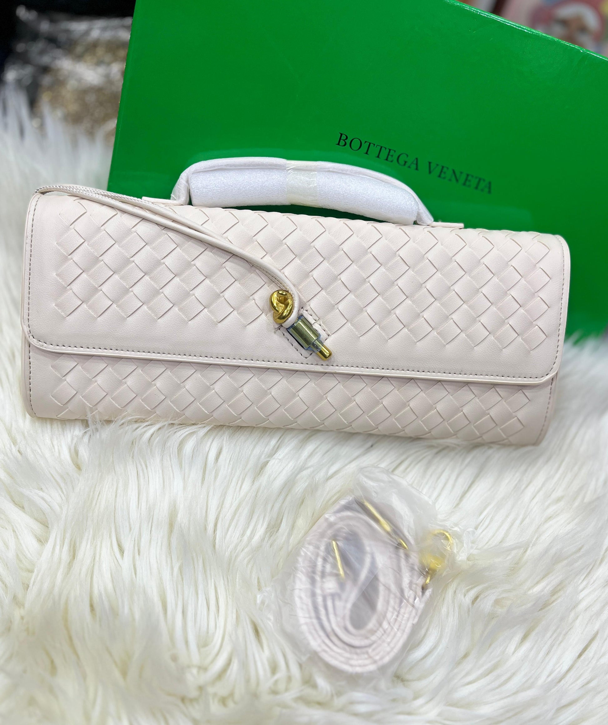 BOTTEGA VENETA CONCERT POUCH
