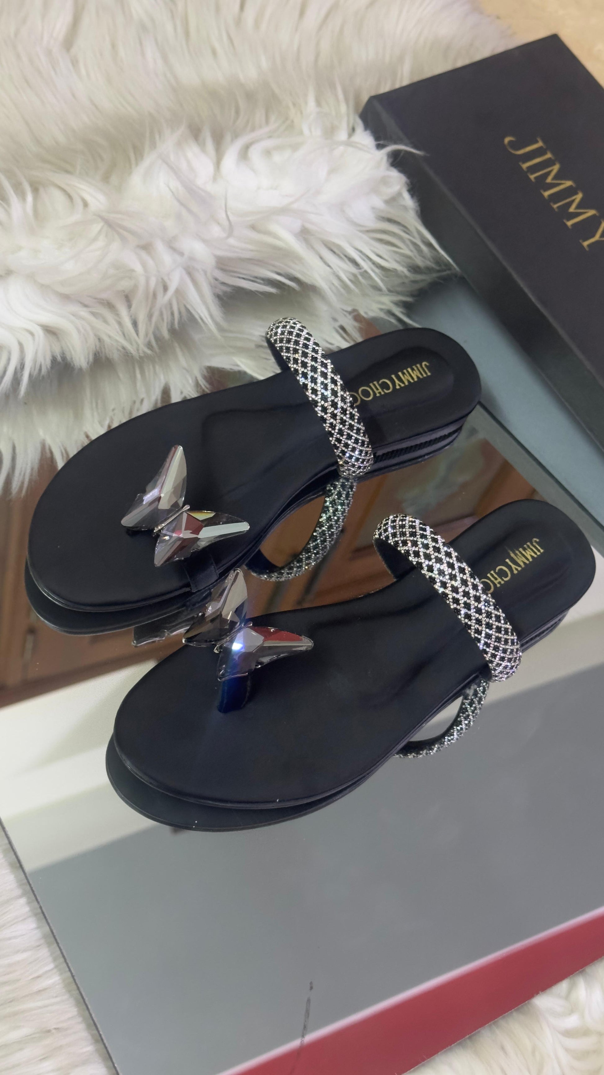JIMMY CHOO (SLIPPERS)