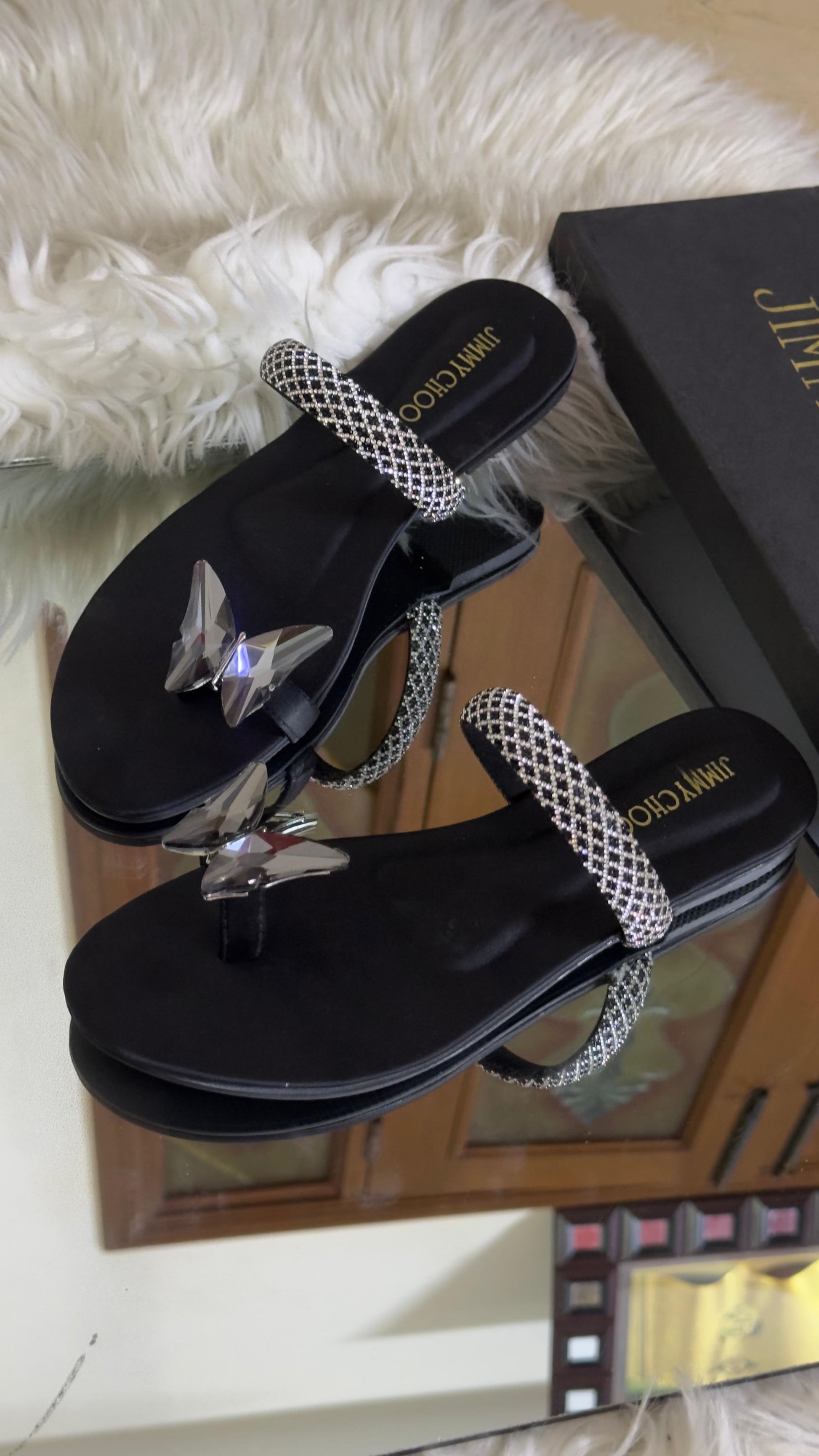 JIMMY CHOO (SLIPPERS)