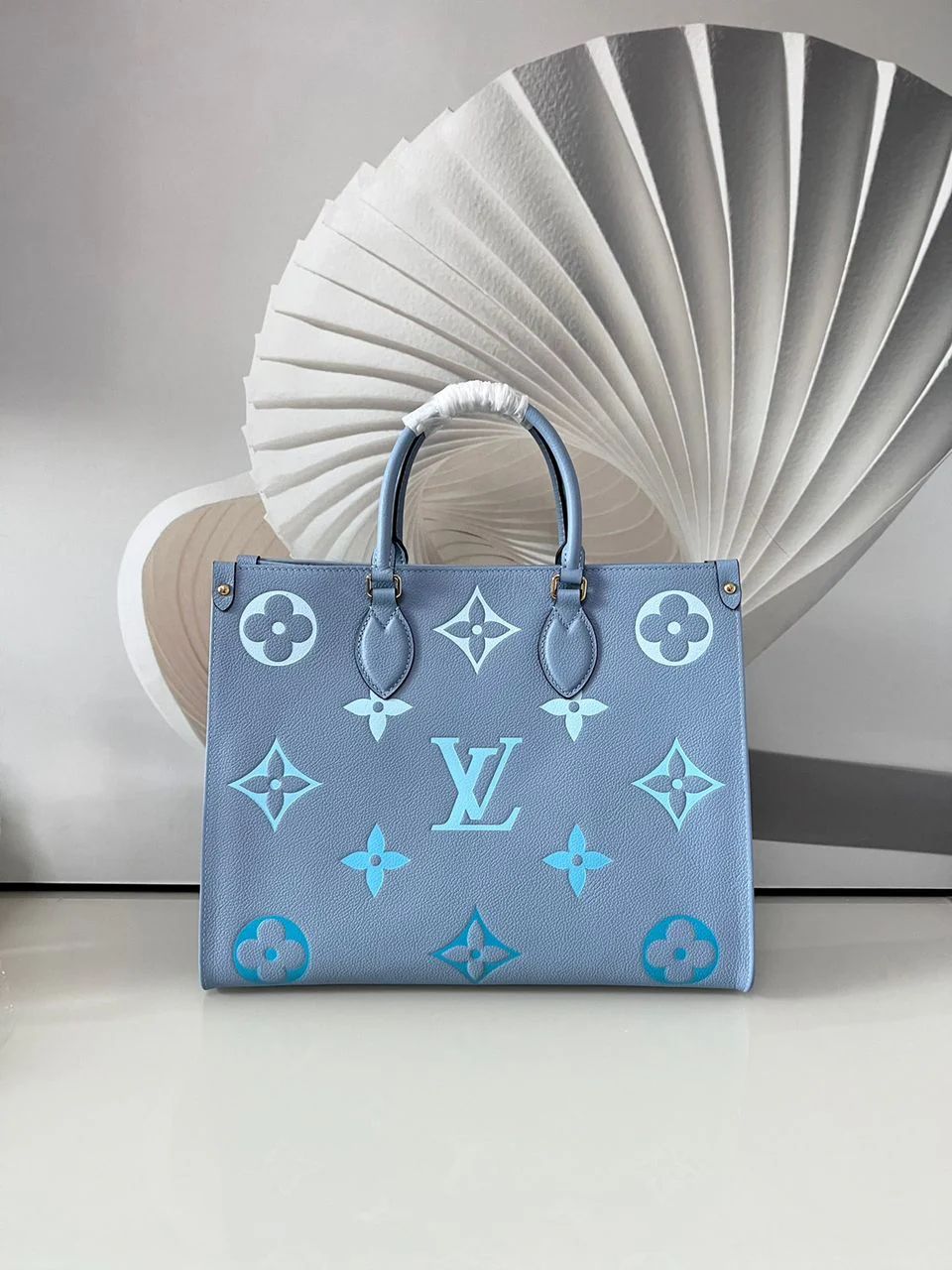 LOUIS VUITTON TOTE PREMIUM BAG