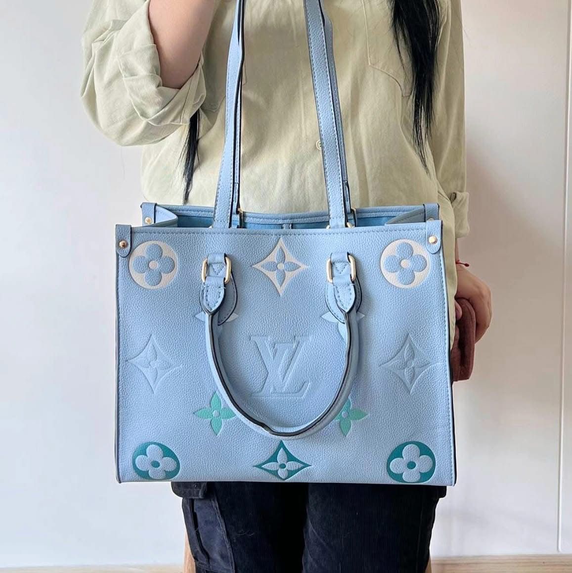LOUIS VUITTON TOTE PREMIUM BAG