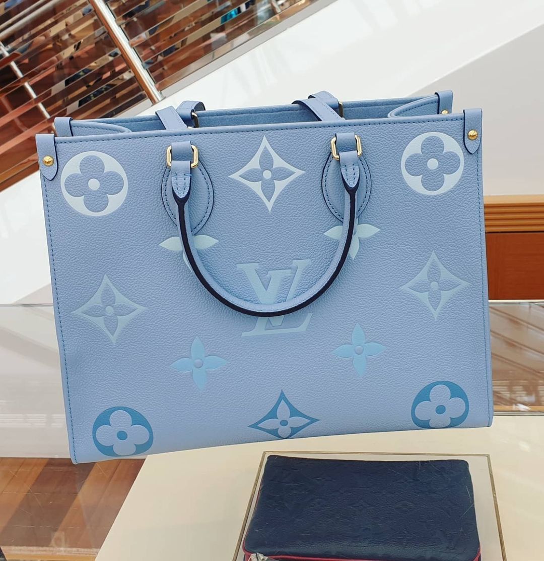 LOUIS VUITTON TOTE PREMIUM BAG
