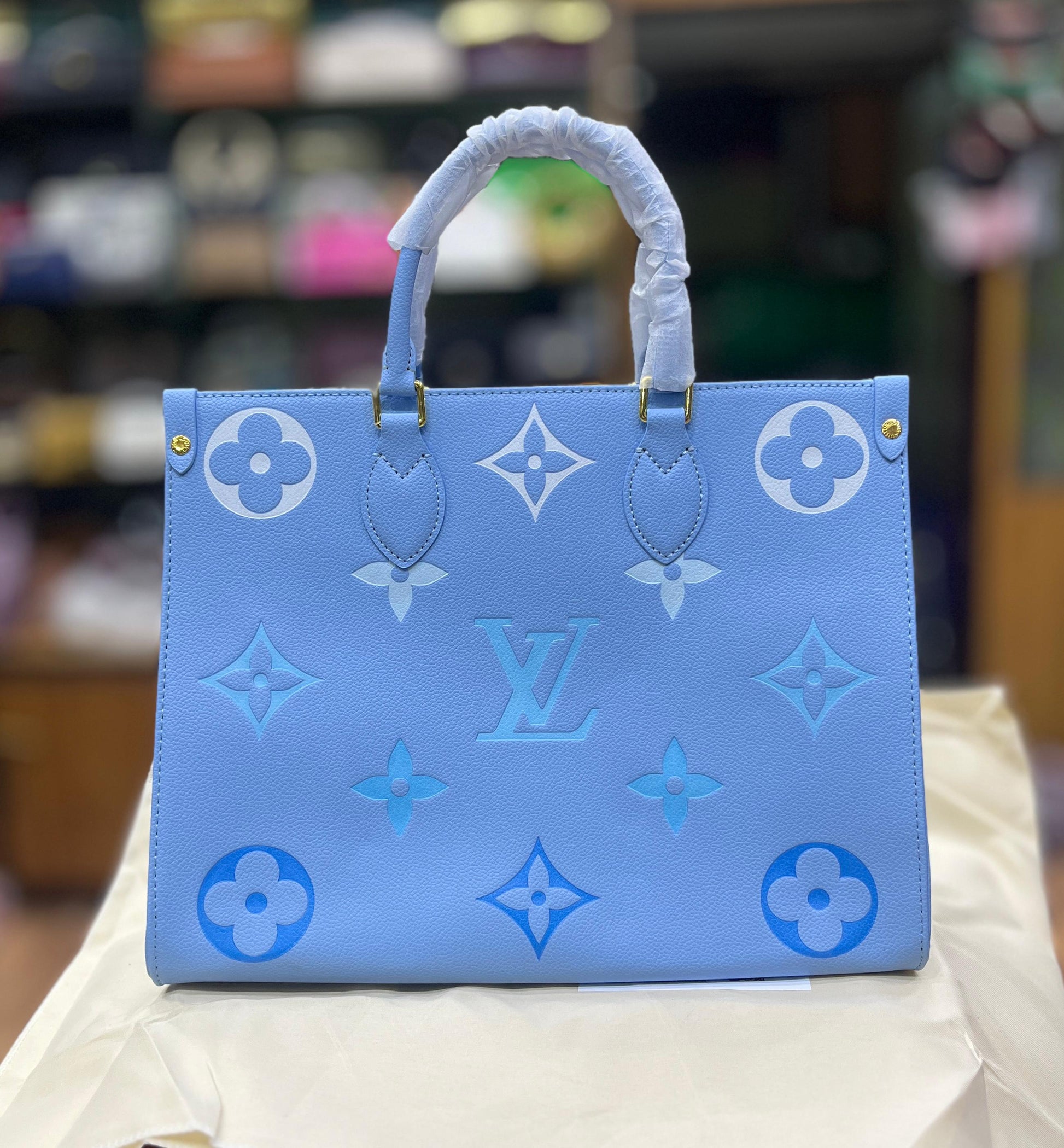 LOUIS VUITTON TOTE PREMIUM BAG