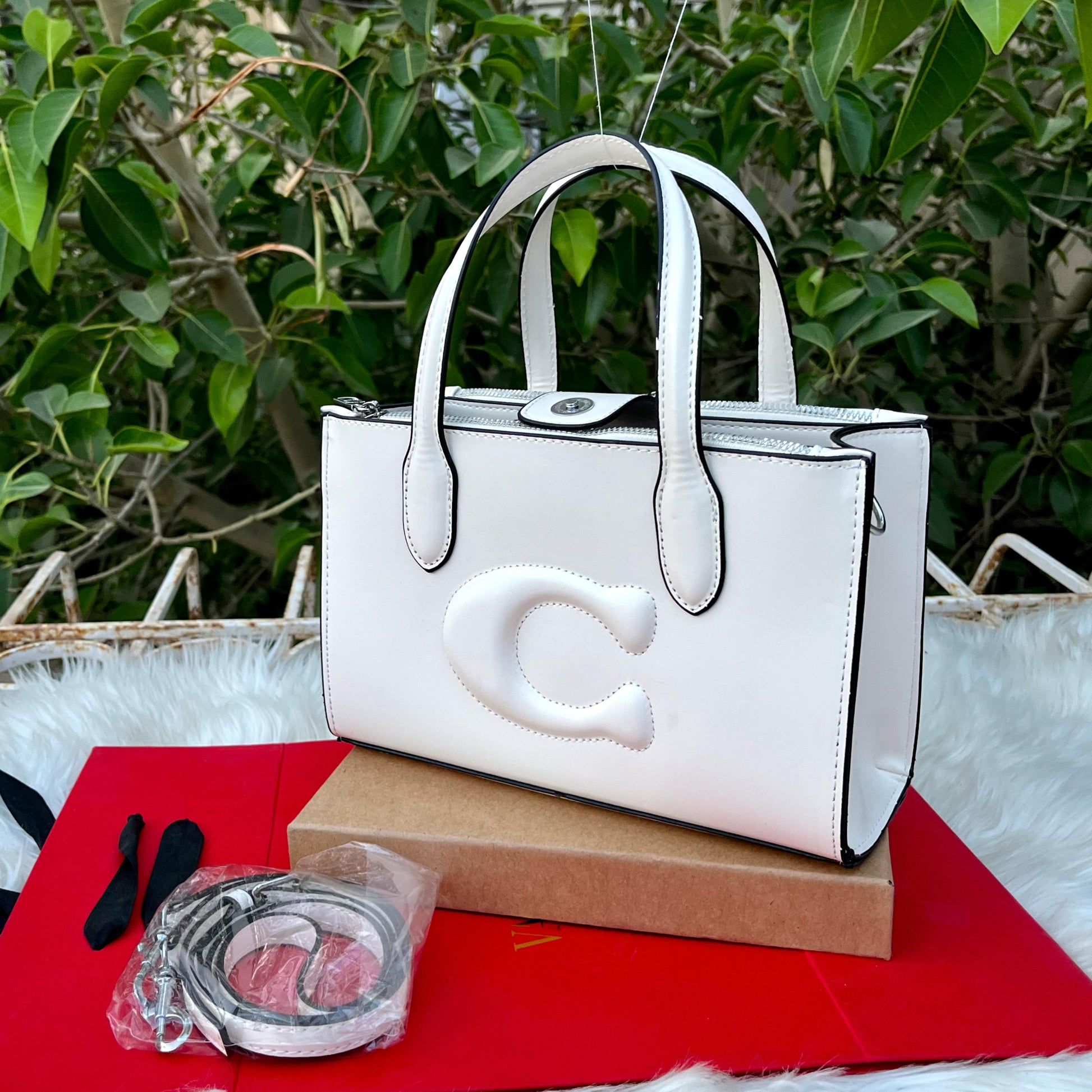 COACH HAND BAG