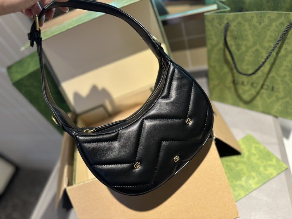 GUCCI GG MARMONT HALF-MOON SHOULDER BAG
