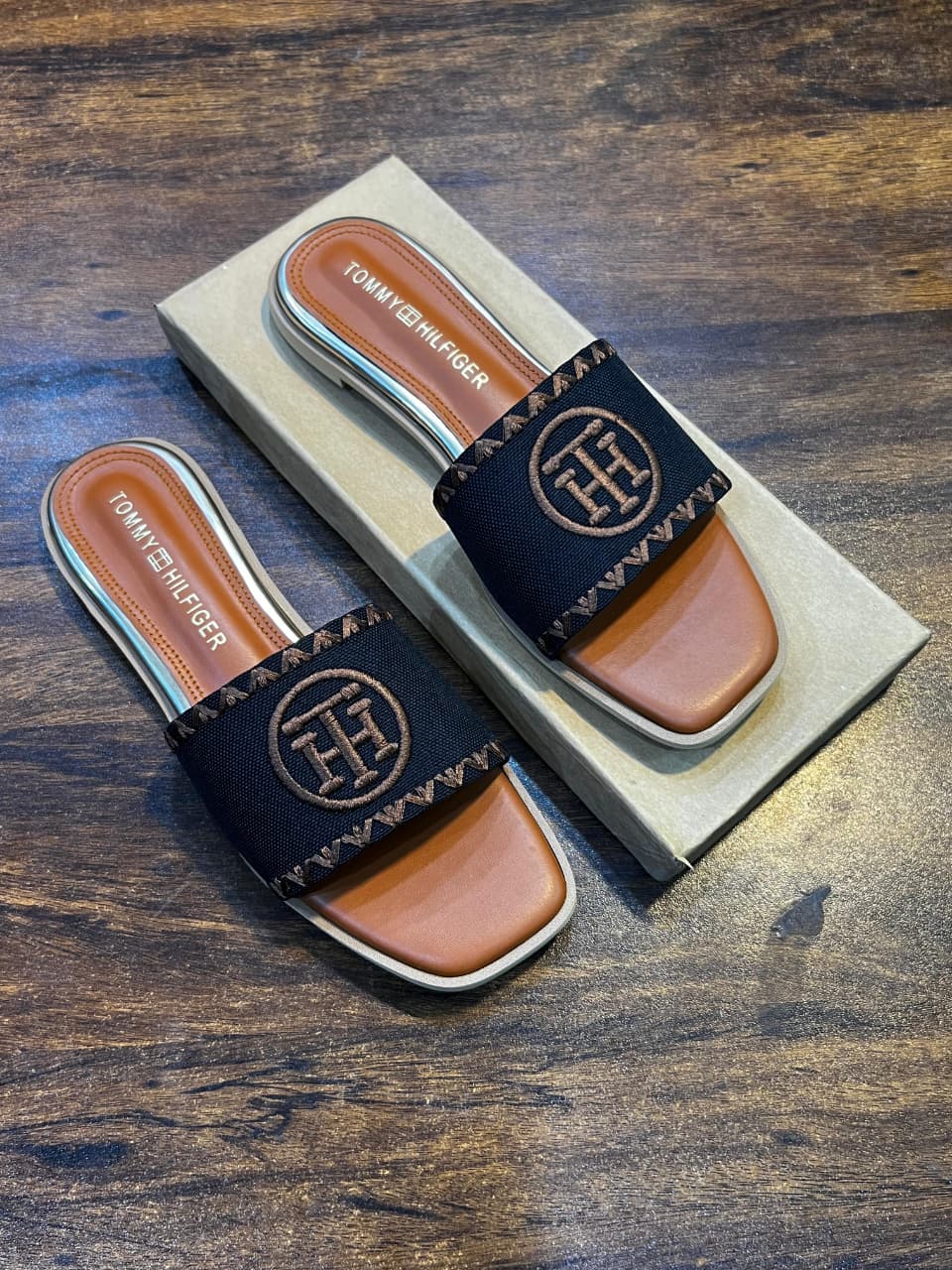 TOMMY HILFIGER SLIPPER
