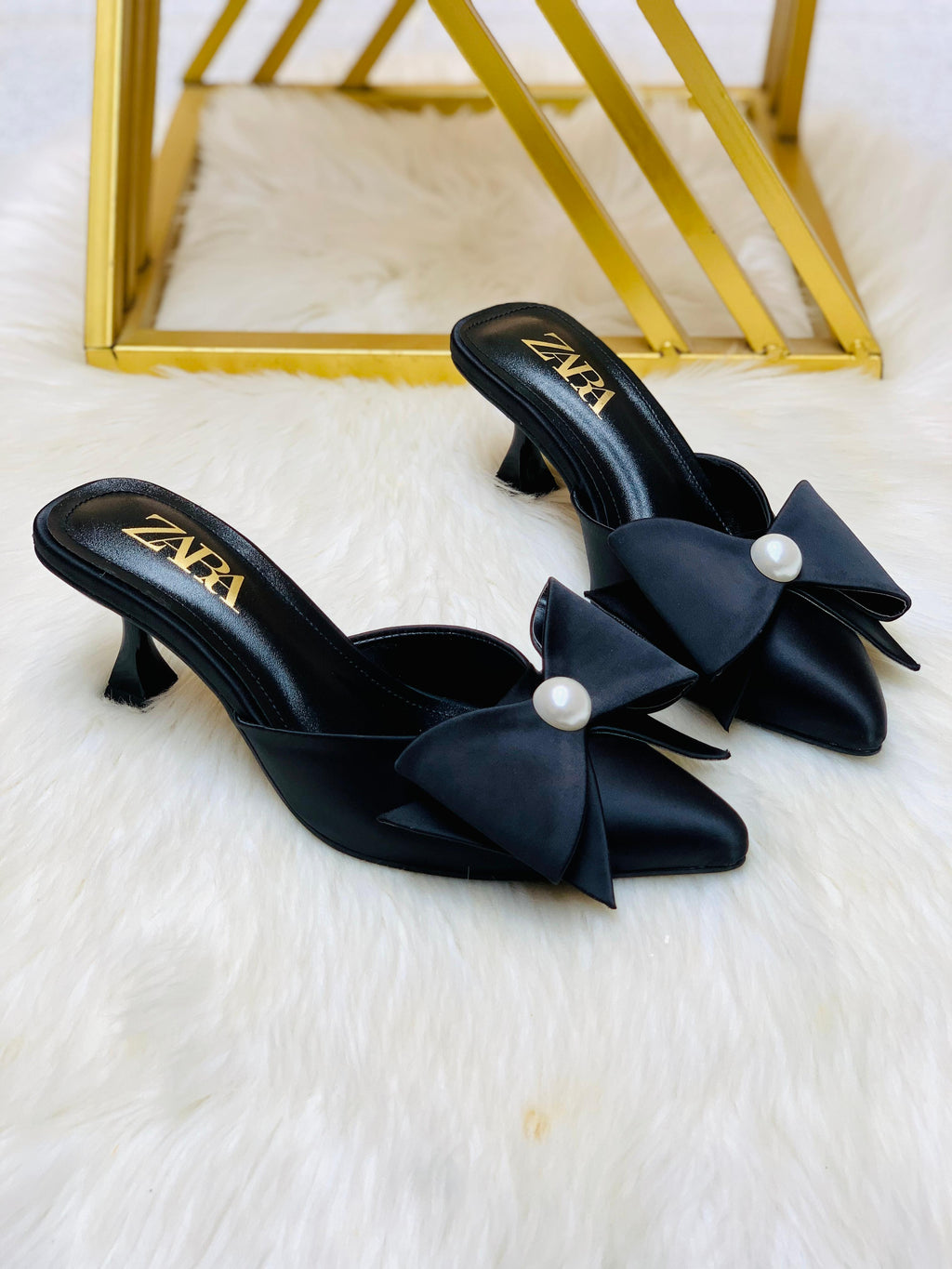 ZARA BOW PEARL HEEL