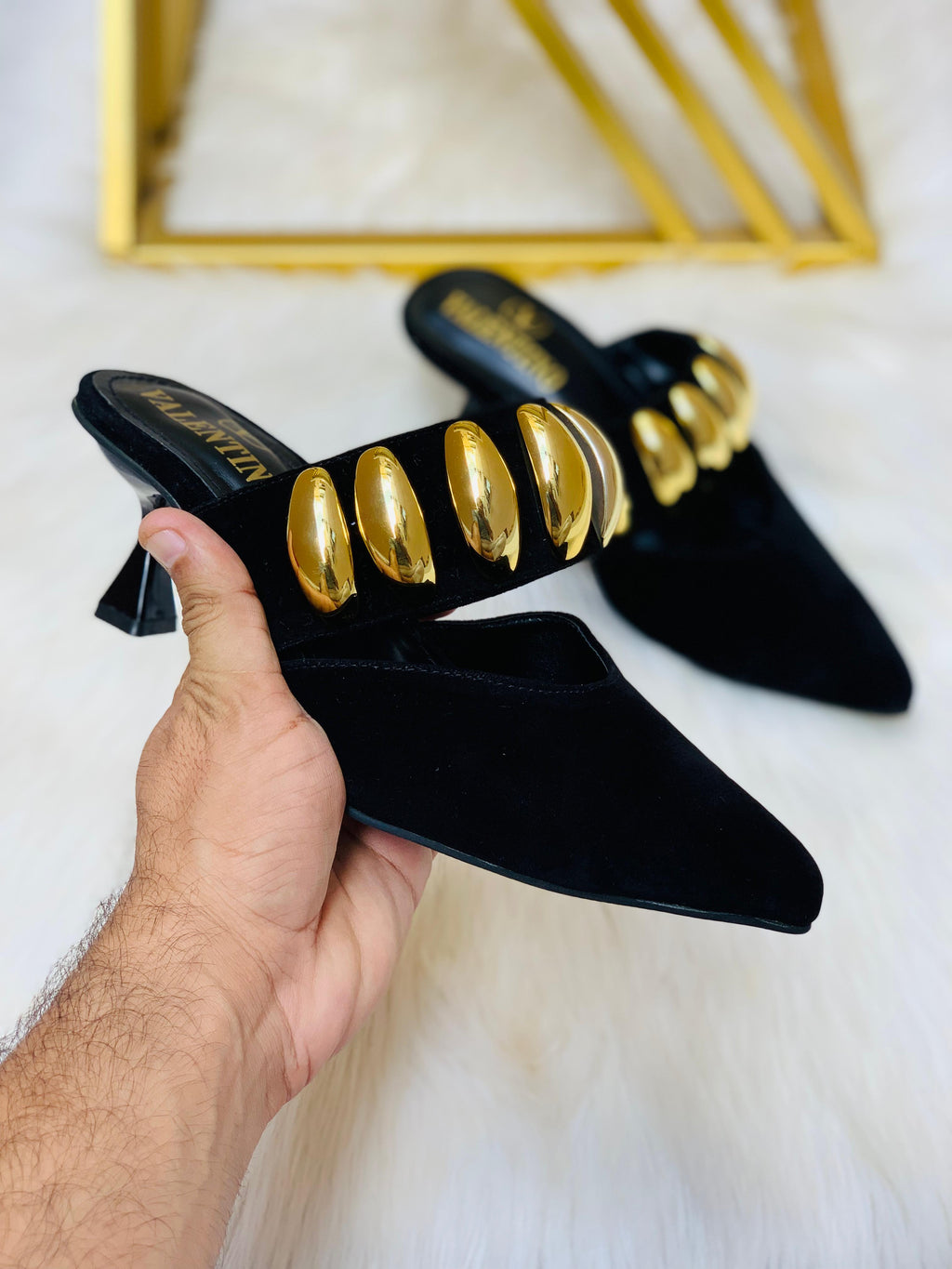 VALENTINO BEATS HEEL