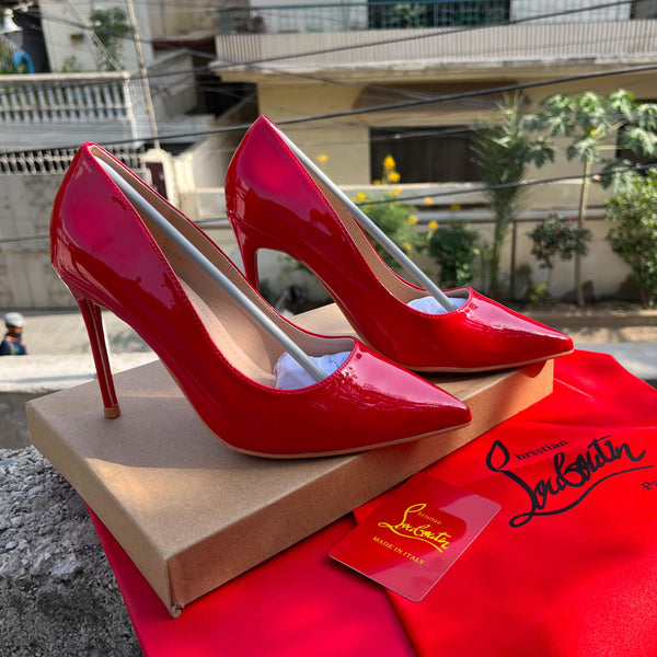 CHRISTIAN LOUBOUTIN HEEL