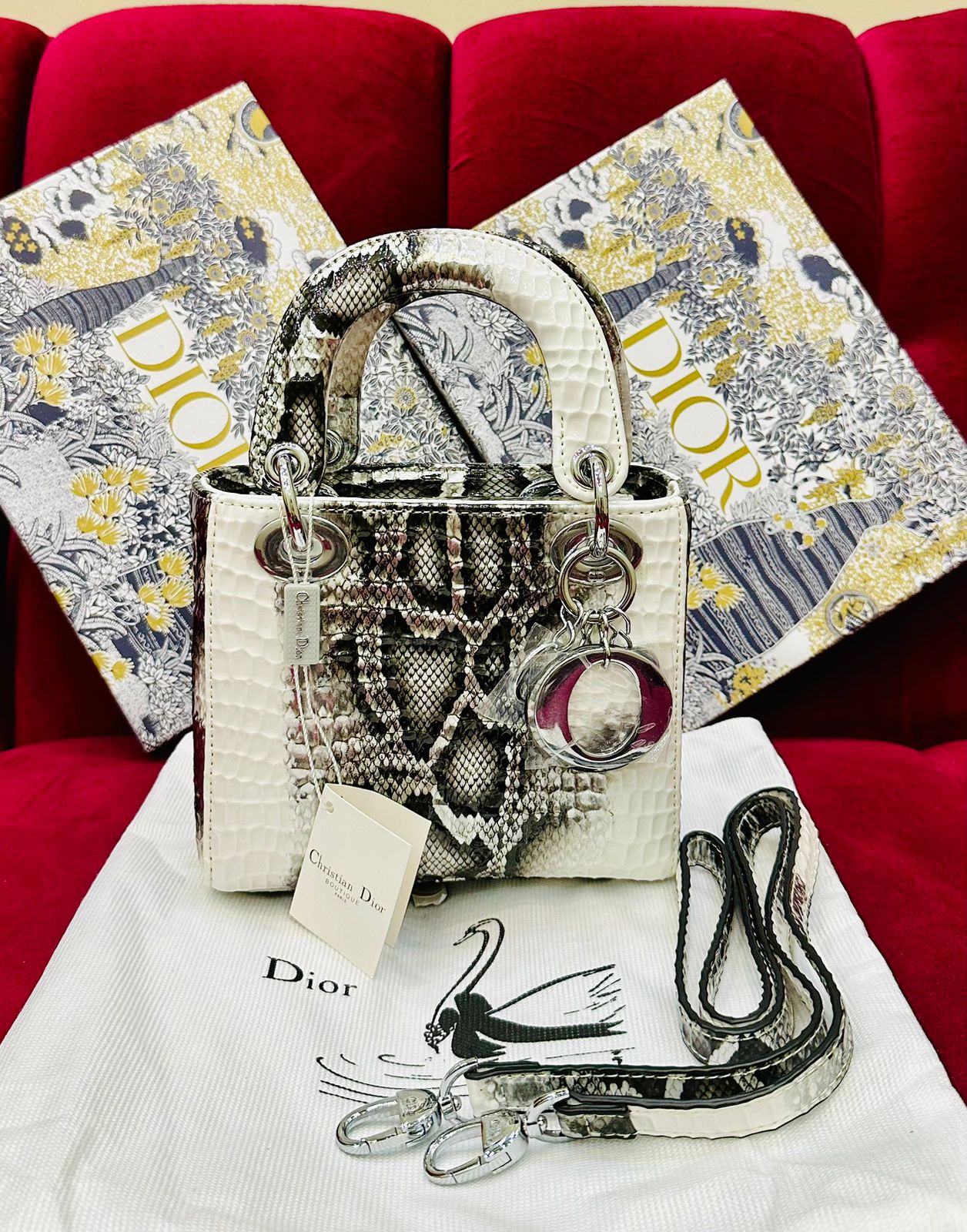 LADY DIOR