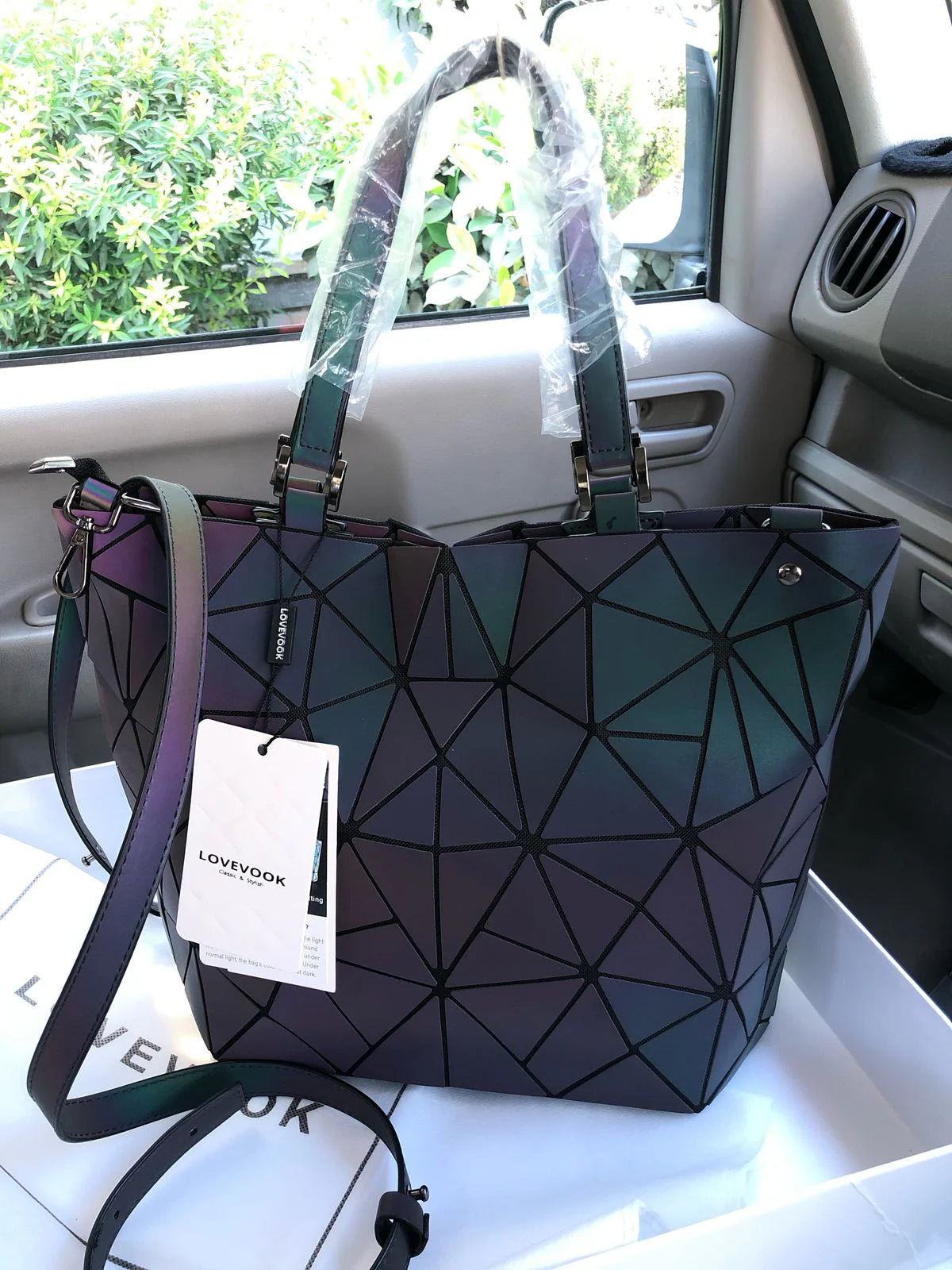 LOVELOOK TOTE BAG