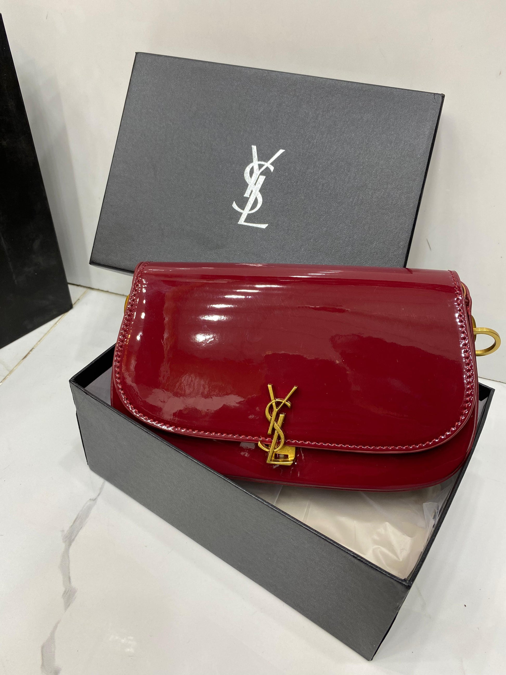 YSL  SAINT LAURENT ENVELOP BAG SHINE  MATERIAL GOLD
