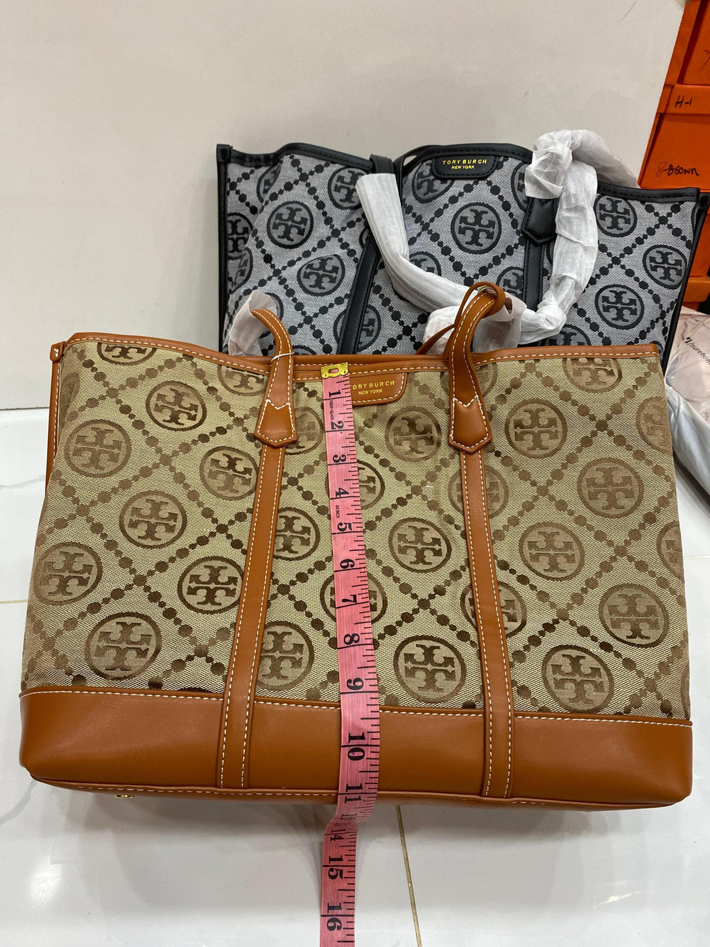 TORY BURCH  PERRY MONOGRAM TOTE BAG WITH DUSTBAG CARD