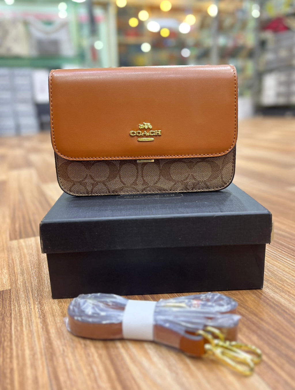 COACH BRYNN SHOULDER BAG IN SIGNATURE CANVAS