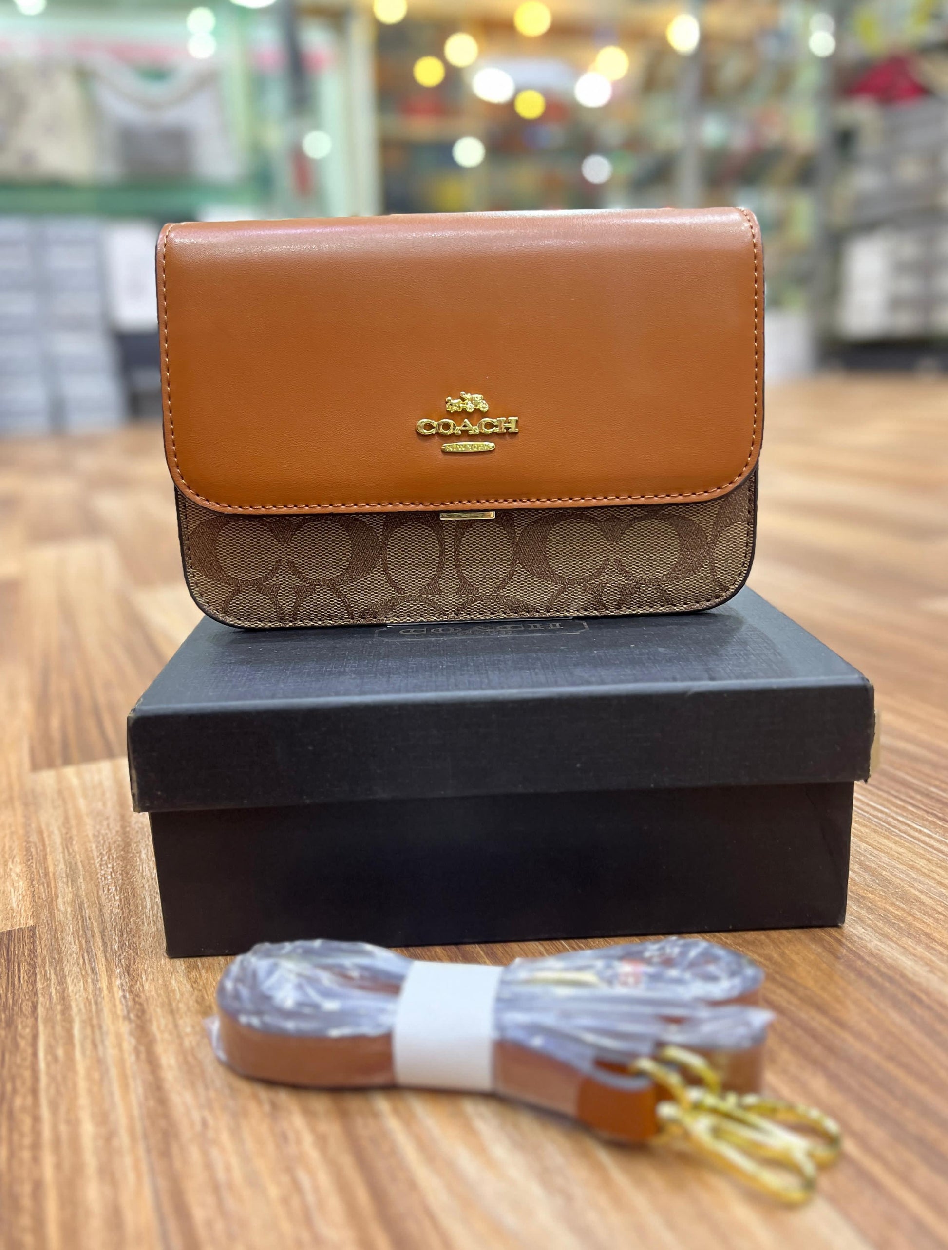 COACH BRYNN SHOULDER BAG IN SIGNATURE CANVAS