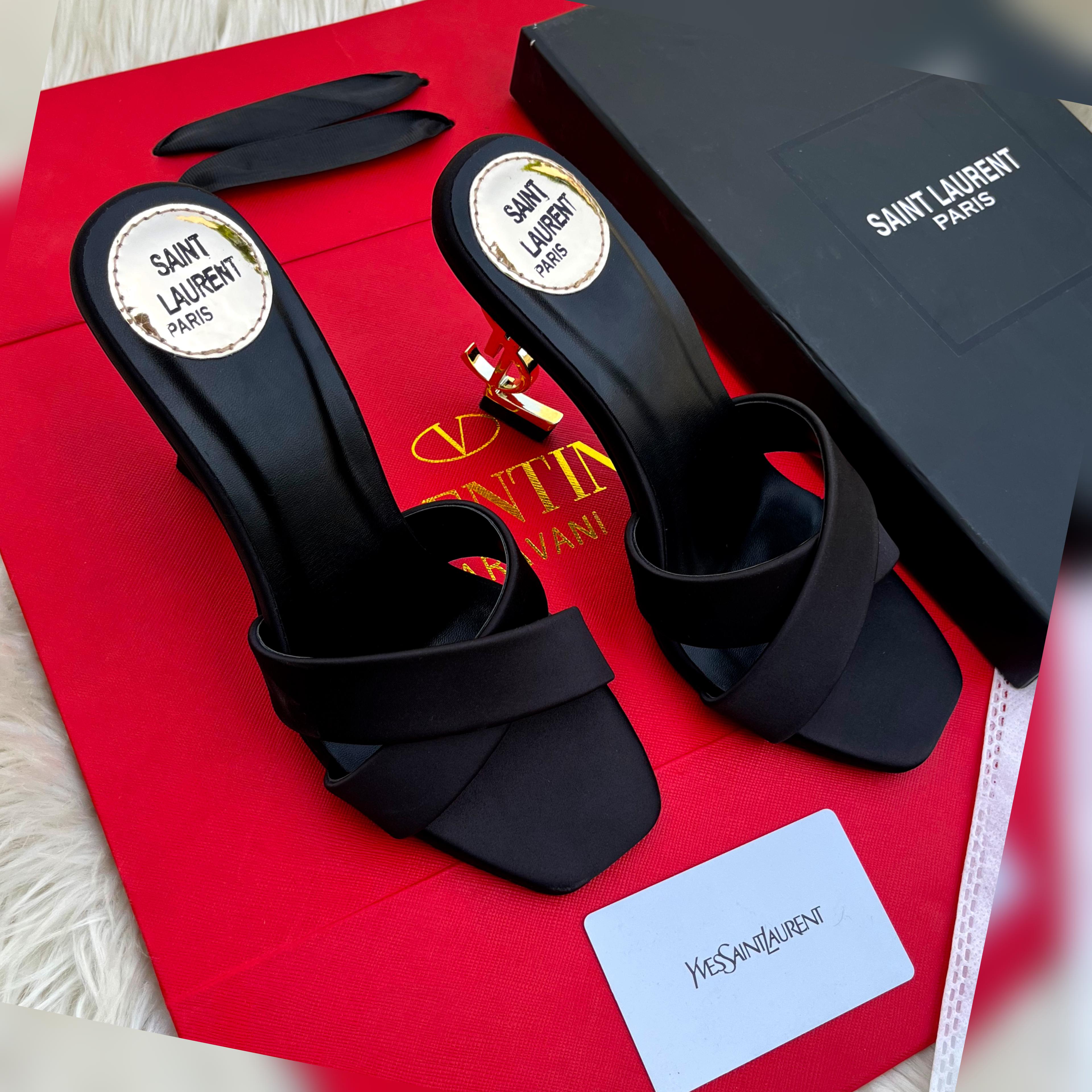 IMPORTED LUXE STRAP HEEL 09